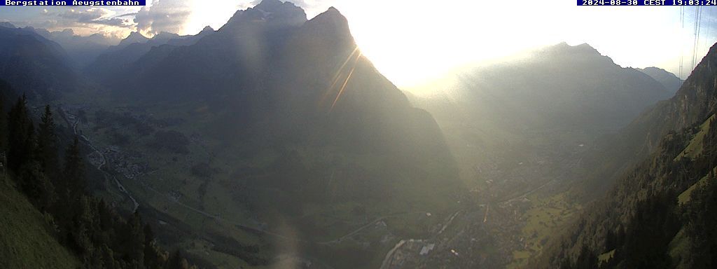 Ennenda: Blick von Bergstation Aeugstenbahn ins Glarnerland