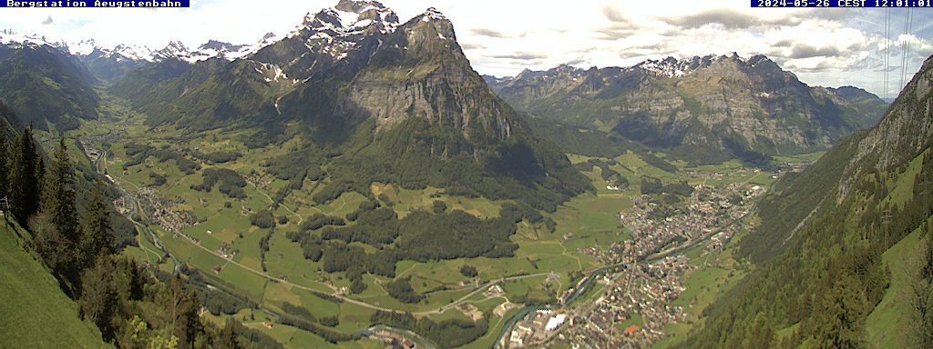 Ennenda: Blick von Bergstation Aeugstenbahn ins Glarnerland