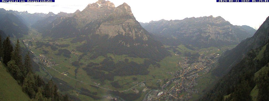 Ennenda: Blick von Bergstation Aeugstenbahn ins Glarnerland