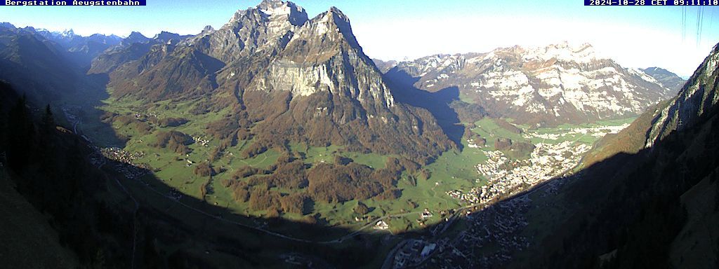 Ennenda: Blick von Bergstation Aeugstenbahn ins Glarnerland