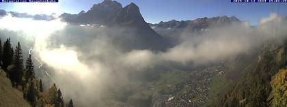 Ennenda: Blick von Bergstation Aeugstenbahn ins Glarnerland