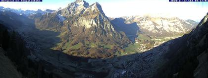 Ennenda: Blick von Bergstation Aeugstenbahn ins Glarnerland