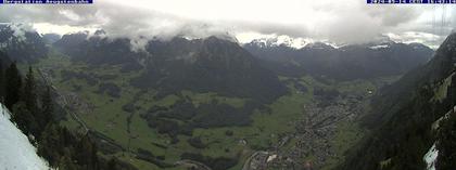 Ennenda: Blick von Bergstation Aeugstenbahn ins Glarnerland