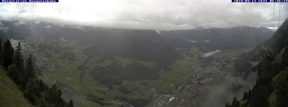 Ennenda: Blick von Bergstation Aeugstenbahn ins Glarnerland