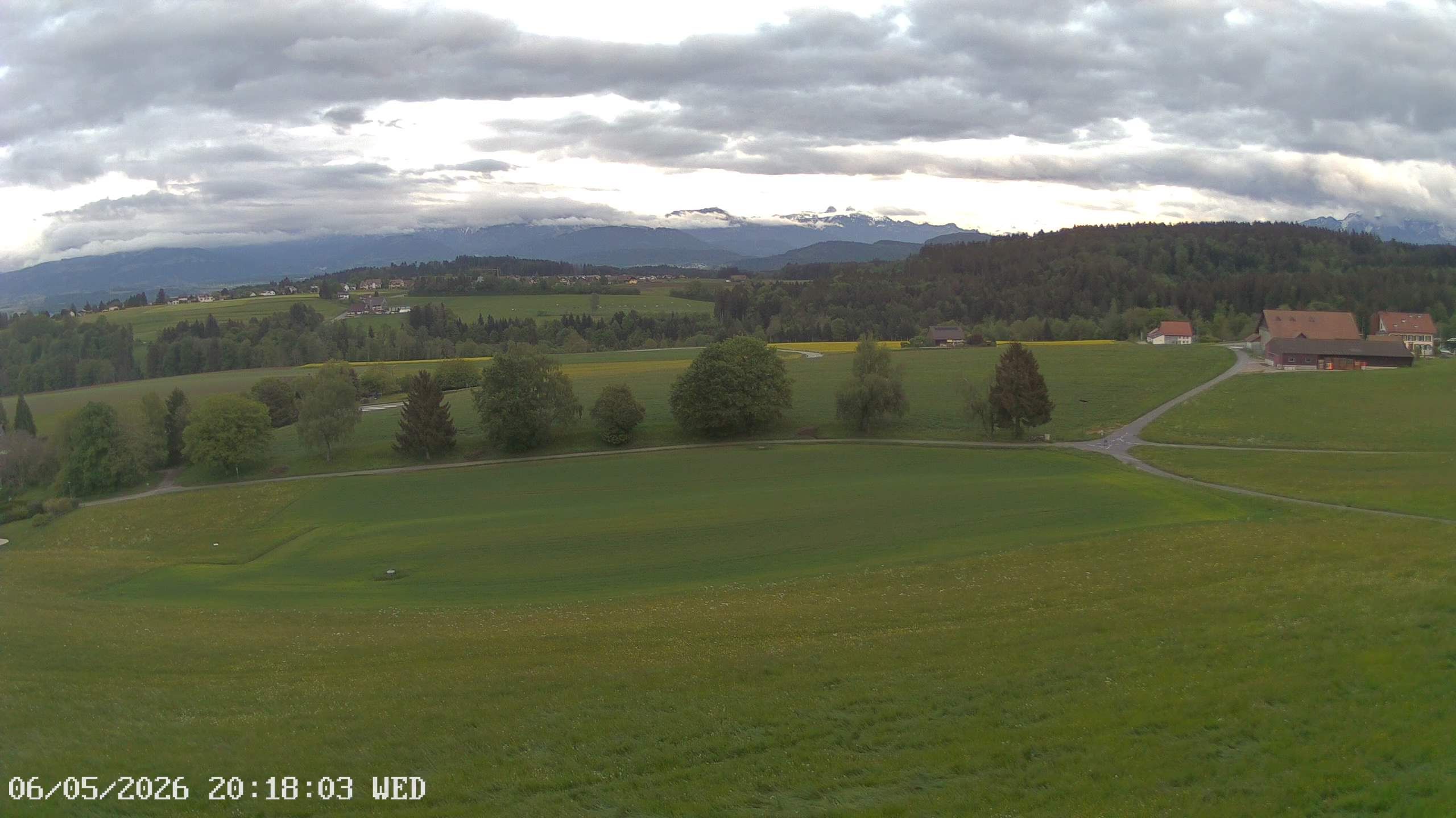 Montpreveyres › Osten: › East: Vue sur les montagnes depuis