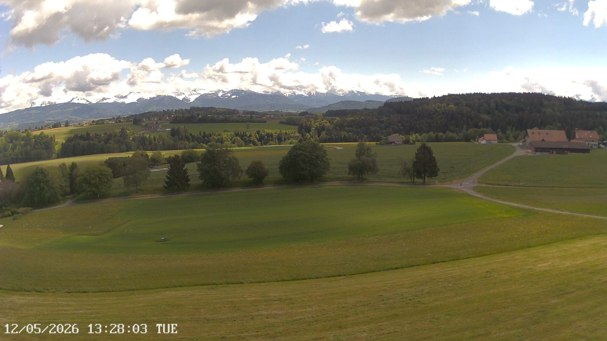 Montpreveyres › Osten: › East: Vue sur les montagnes depuis