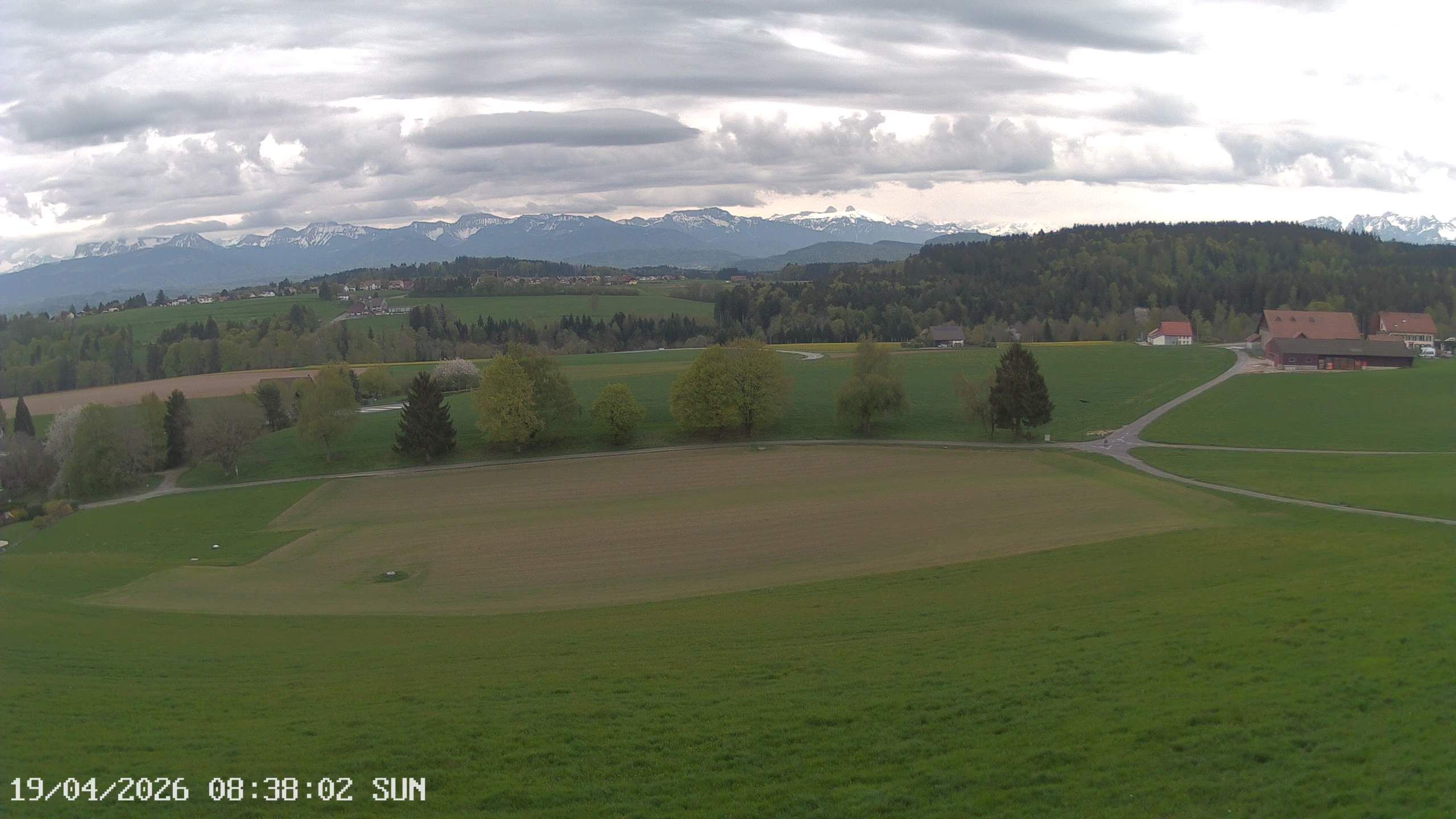 Montpreveyres › Osten: › East: Vue sur les montagnes depuis