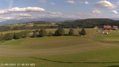 Montpreveyres › Ost: › East: Vue sur les montagnes depuis