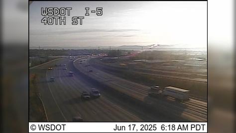 Traffic Cam Lowell: I-5 at MP 192.7: 40th St