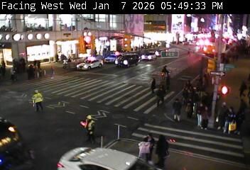 Traffic Cam Manhattan Community Board 6: 6 Avenue @ 42 Street