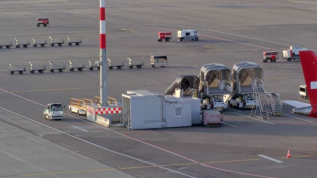 Kloten: Airport station - Webcam Operation Center