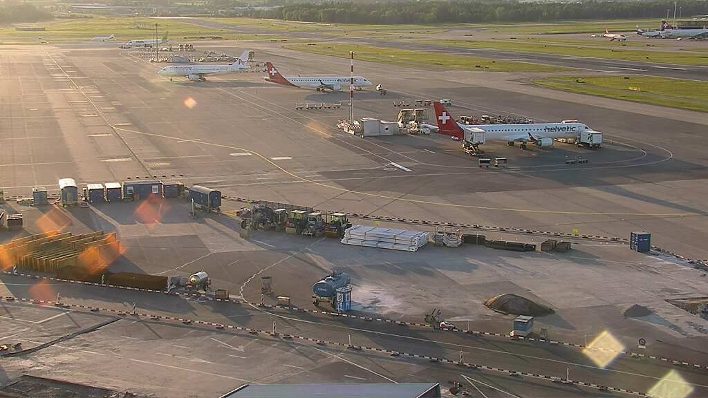 Kloten: Airport station - Webcam Operation Center