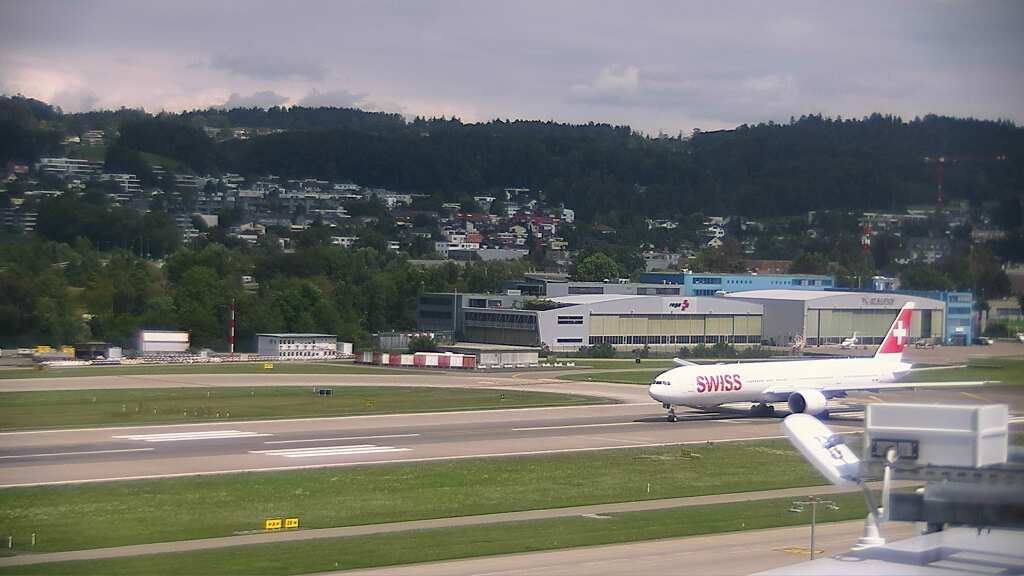 Kloten: Airport station - Webcam Operation Center