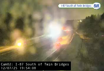 Traffic Cam Green Island › North: I-87 South of Mohawk River (Twin Bridges)