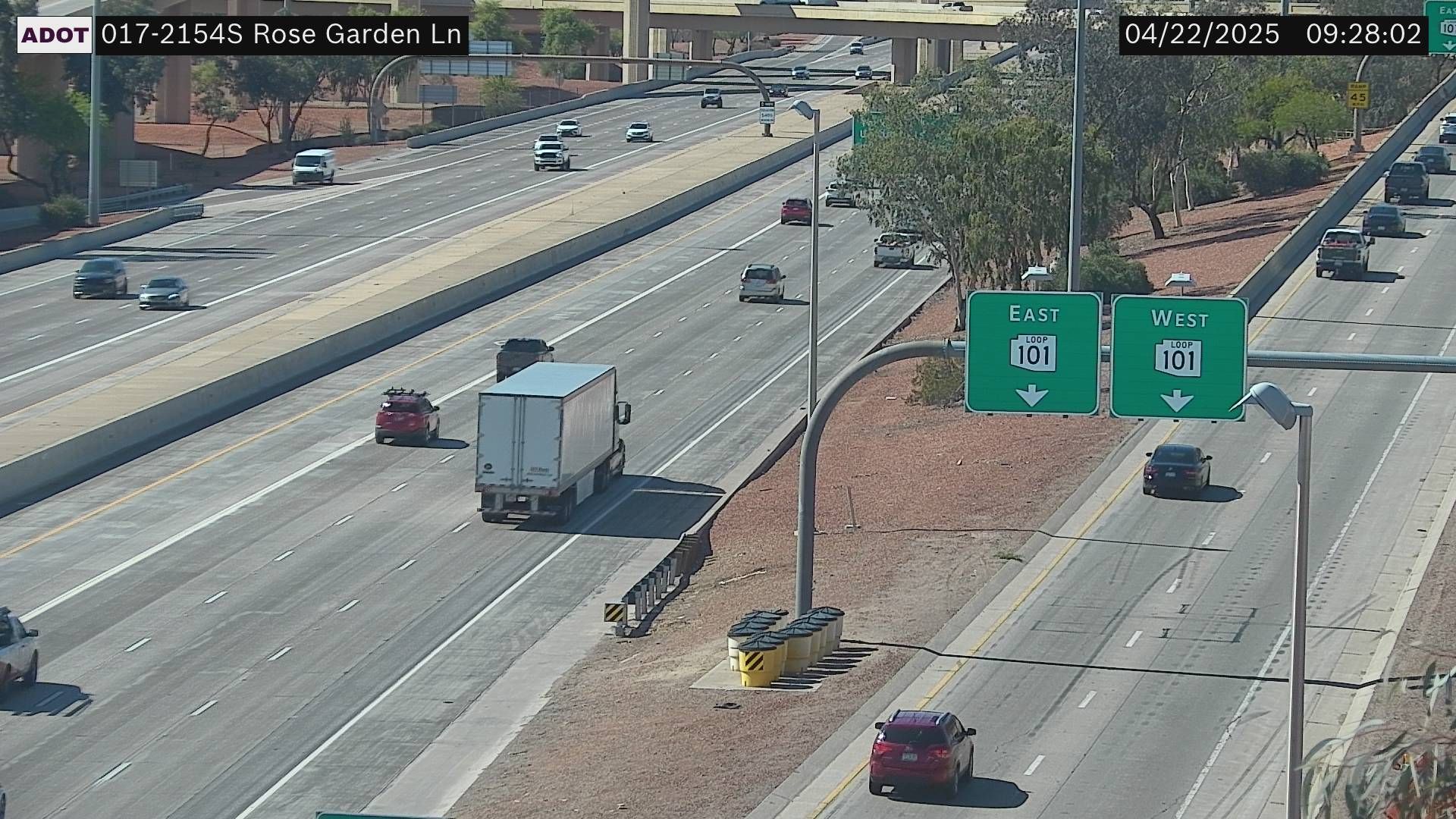 Traffic Cam Deer Valley › South: I-17 SB 215.46 @N of L-101
