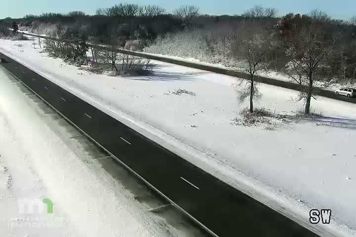 Traffic Cam Lino Lakes: I-35E NB @ 64th St