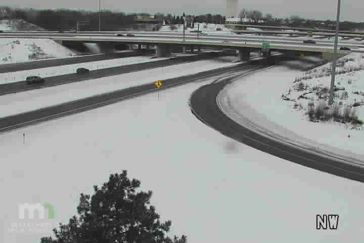 Traffic Cam Eagan: I-35E: I-494 EB @ I-35E NB
