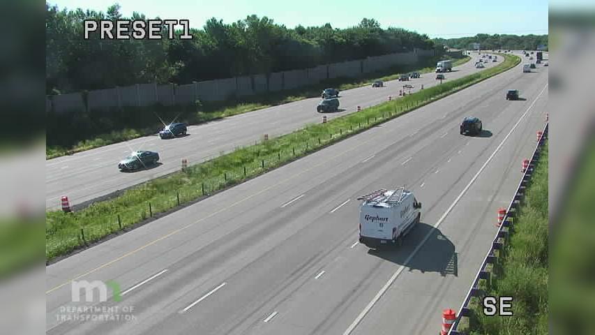 Traffic Cam Maple Grove: I-94: I-94 EB E of 95th Ave