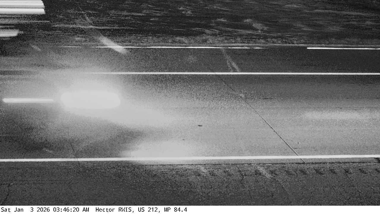 Traffic Cam Bird Island: US 212: T.H.212 (Hector - MP 84.4): T.H.212 (Hector - MP 84.4) View