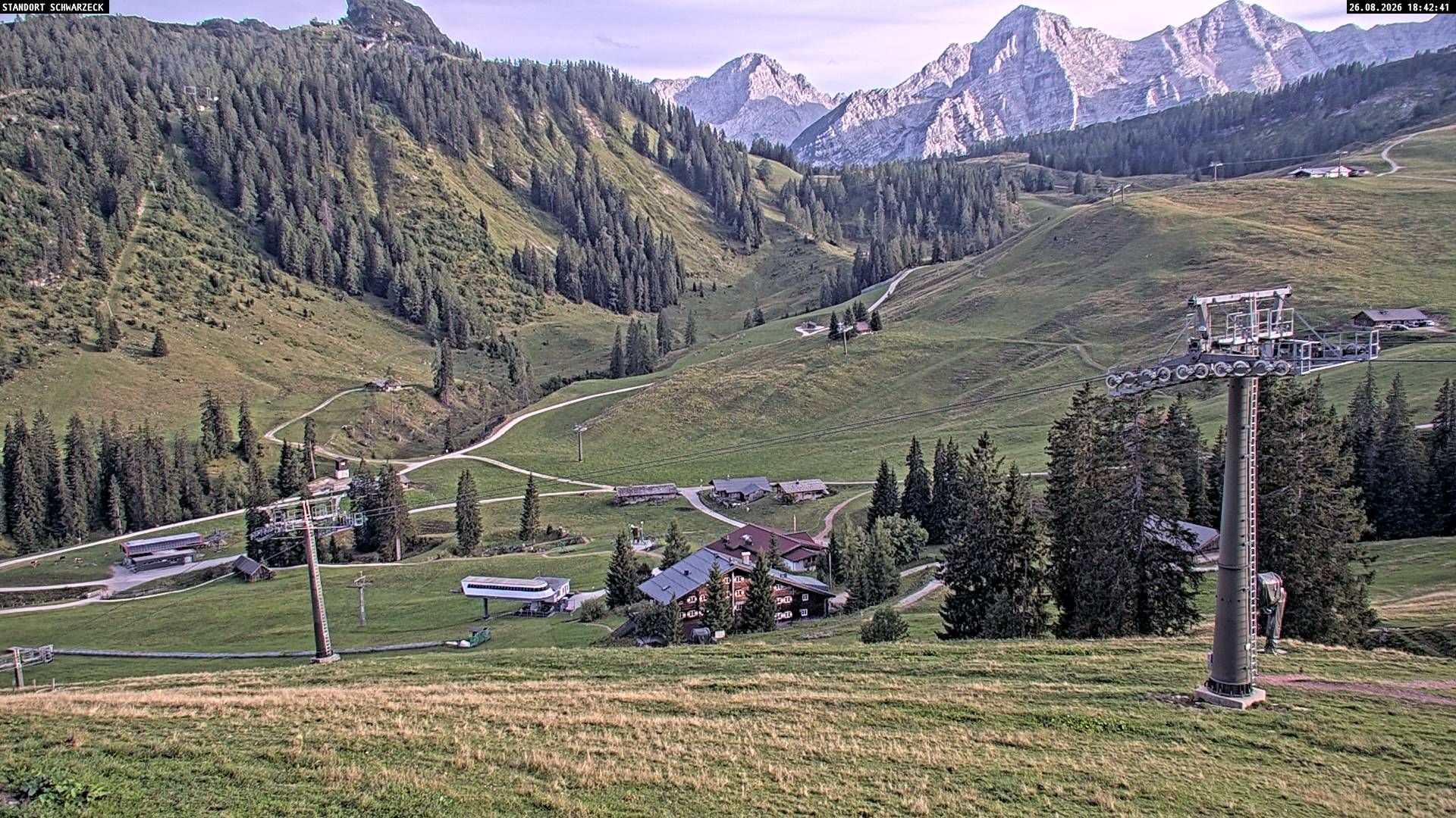 Traffic Cam Gemeinde Sankt Martin bei Lofer: Loferer Stonemountain - Loferer Steinberge
