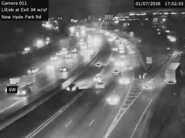 Traffic Cam Munsey Park › East: I-495 West of New Hyde Park Rd