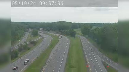 Traffic Cam Town of Salina › North: I-81 north of Exit 27 (Airport Blvd)