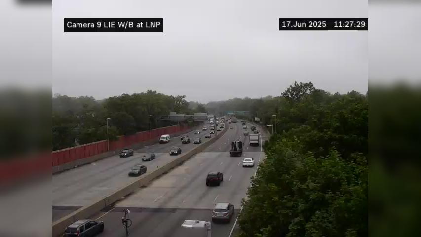 Traffic Cam New York › West: I-495 at Little Neck Pkwy