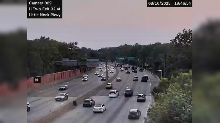 Traffic Cam New York › West: I-495 at Little Neck Pkwy