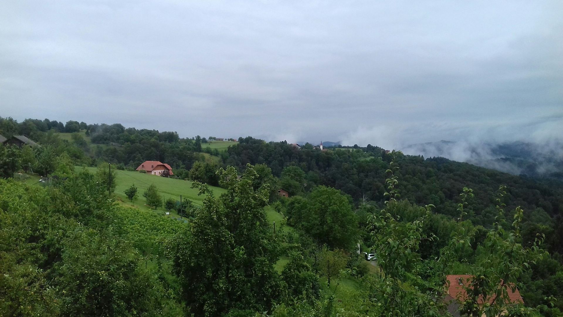 Traffic Cam Smartno pri Litiji › South-East: Dolnji Vrh - Trebnje- Novo mesto
