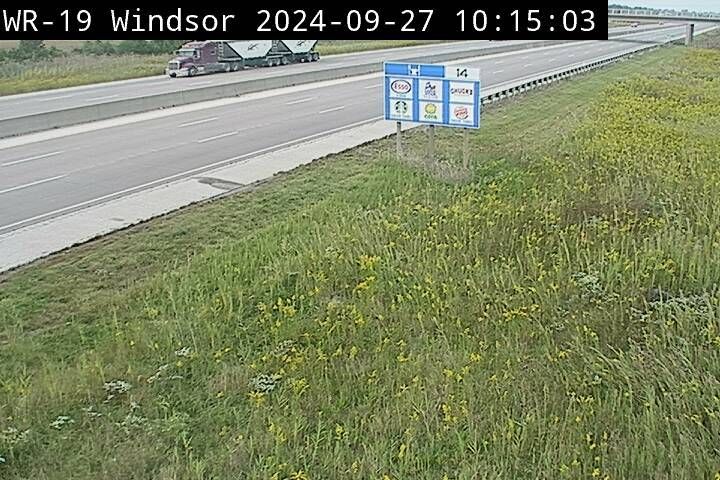 Traffic Cam Windsor: Highway 401 near Concession Rd
