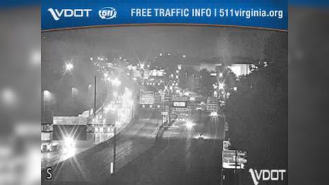 Traffic Cam Springfield Oaks: I-95 - MM 166 - NB - South of Route 286 (Fairfax County Pkwy)