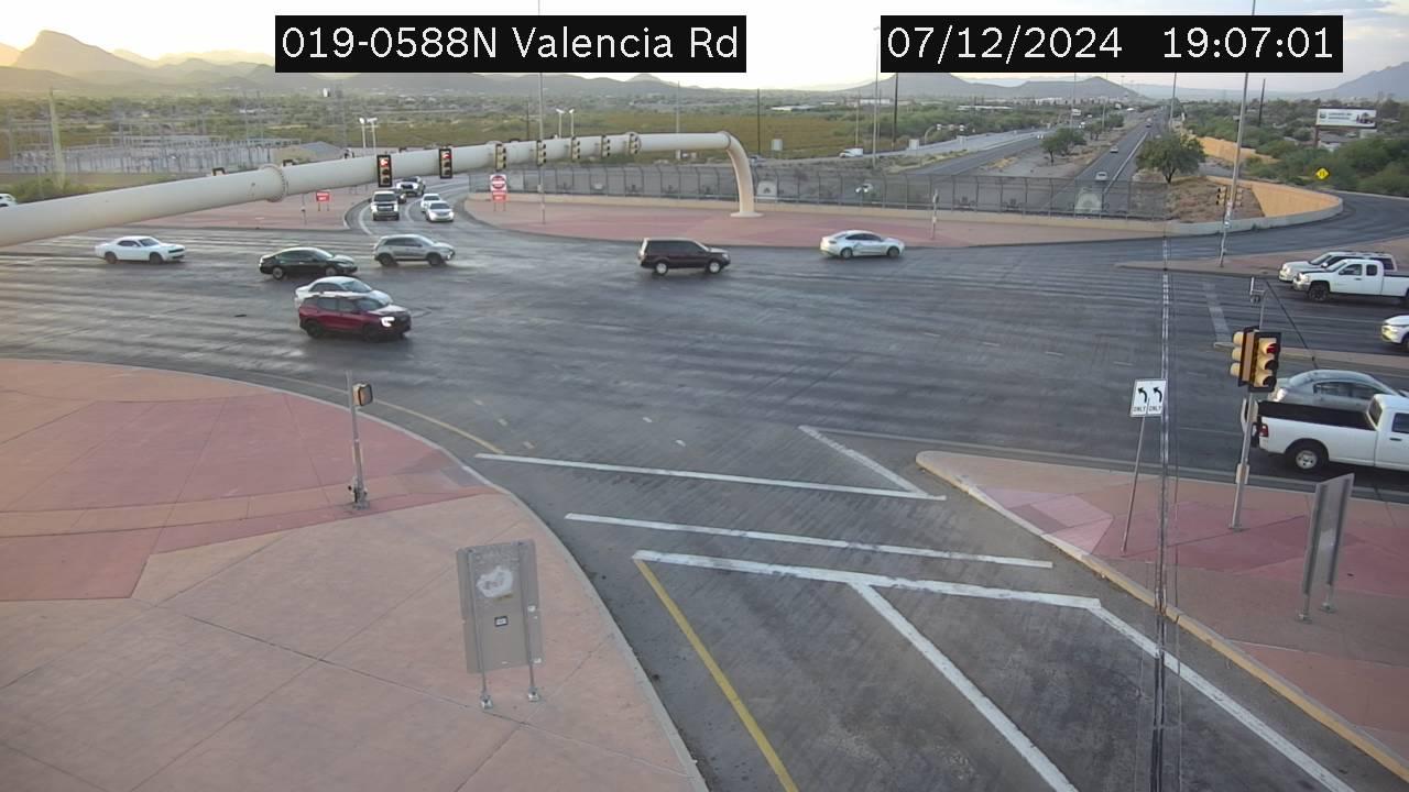 Traffic Cam Tucson › North: I-19 NB 58.81 @Valencia