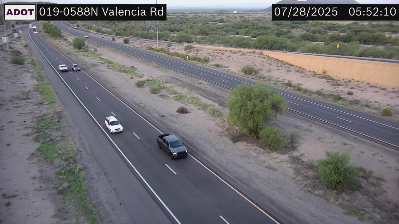 Traffic Cam Tucson › North: I-19 NB 58.81 @Valencia