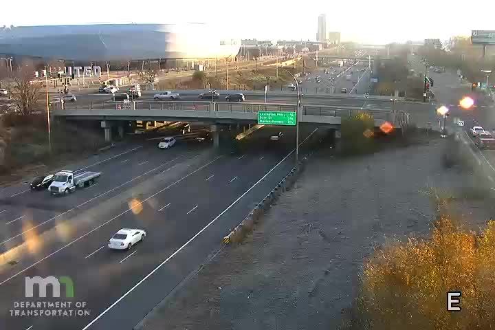 Traffic Cam St. Paul: I-94 EB @ Snelling Ave