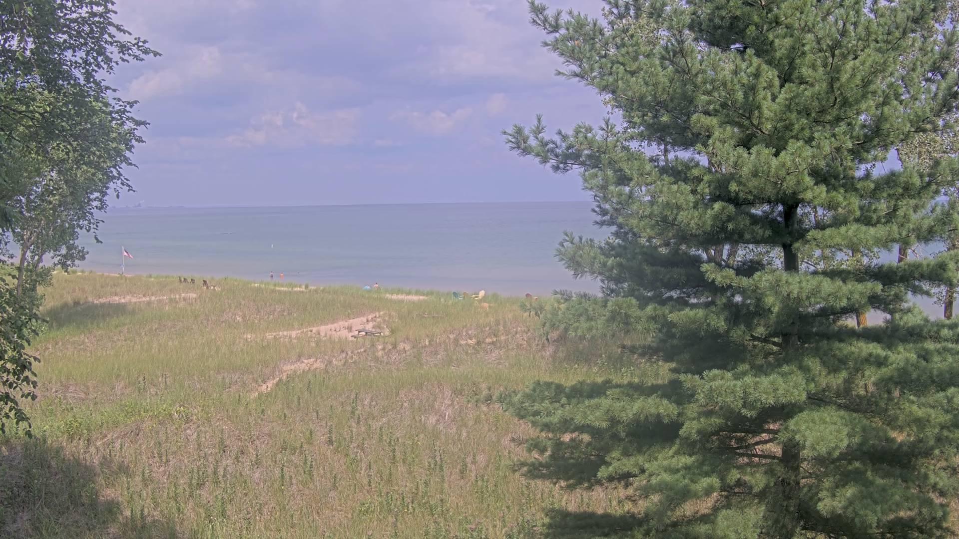 Miller Beach: Scenic Water Views Webcam