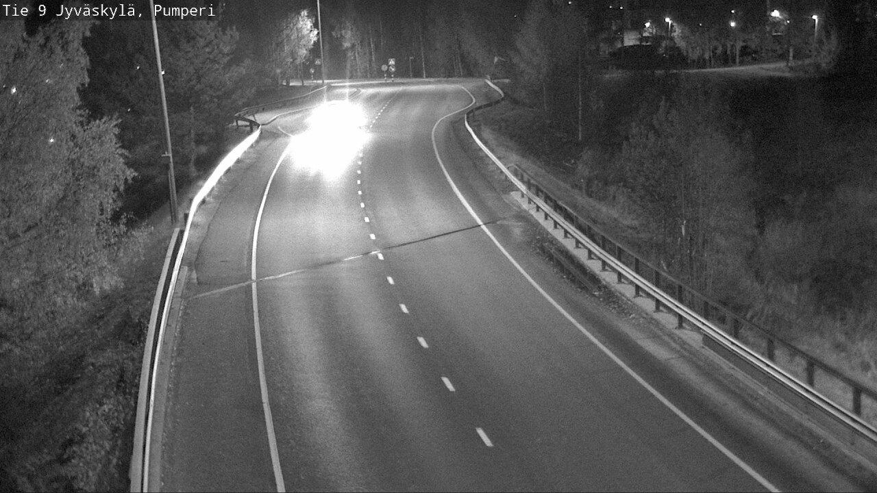 Traffic Cam Jyväskylä sub-region: Tie 9 Jyväskylä, Pumperi - Keljonkankaantie