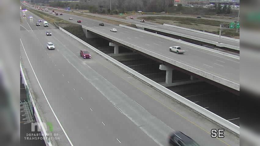 Traffic Cam Mendota Heights: I-494: I-35E SB @ I-494 WB