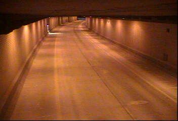Traffic Cam Duluth: I-35: I-35 NB (Leif Ericson Tunnel)