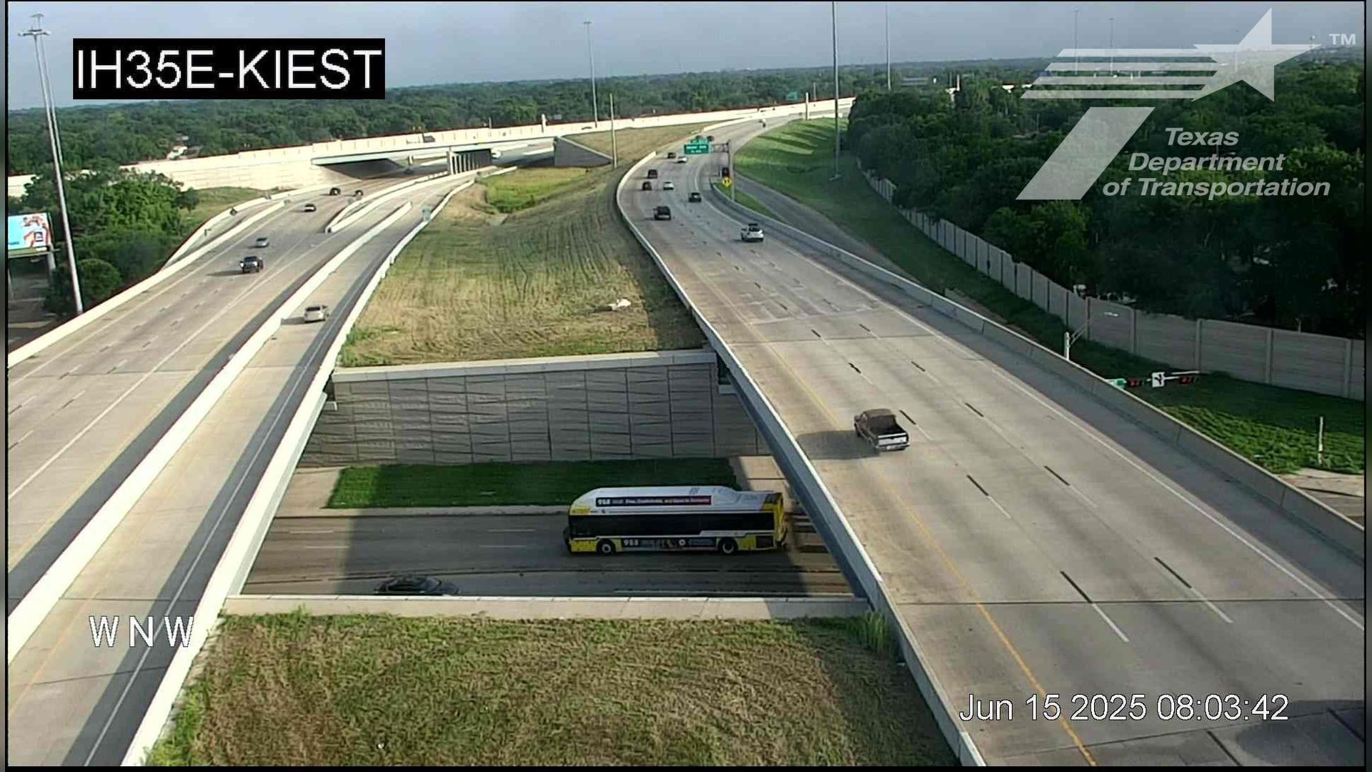 Traffic Cam Dallas › North: I-35E @ Kiest