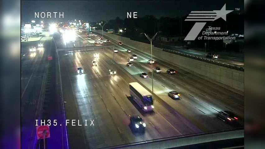 Traffic Cam Fort Worth › North: I-35W @ Felix