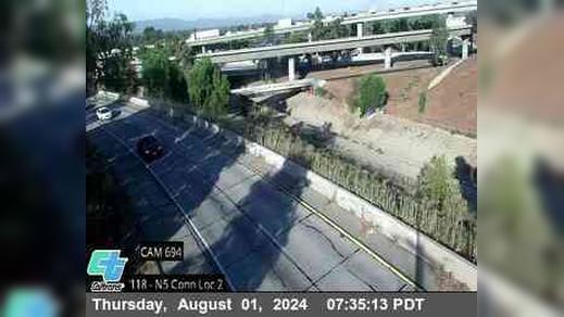 Traffic Cam Pacoima › West: SR-118 : (694) North I-5 Conn - Loc