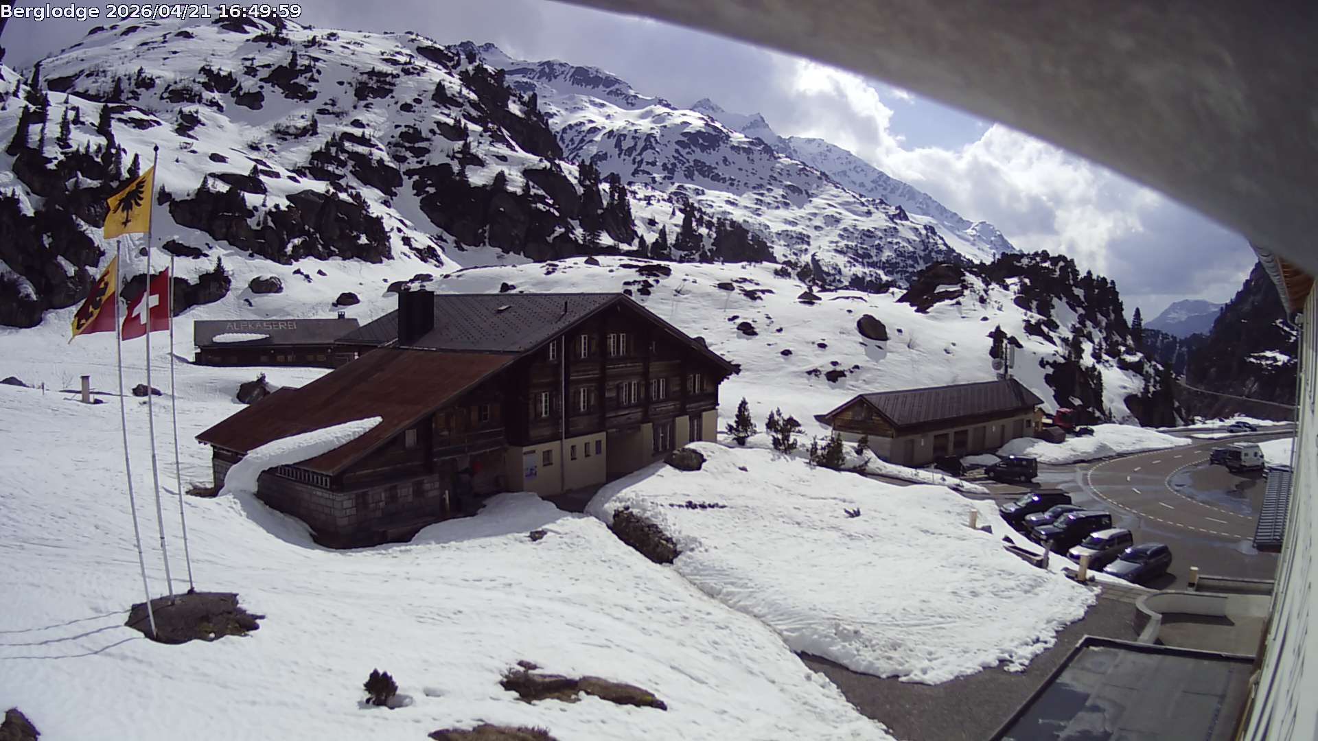 Innertkirchen: Hotel Steingletscher - Blick zur Steinalp Lodge und Giglistock
