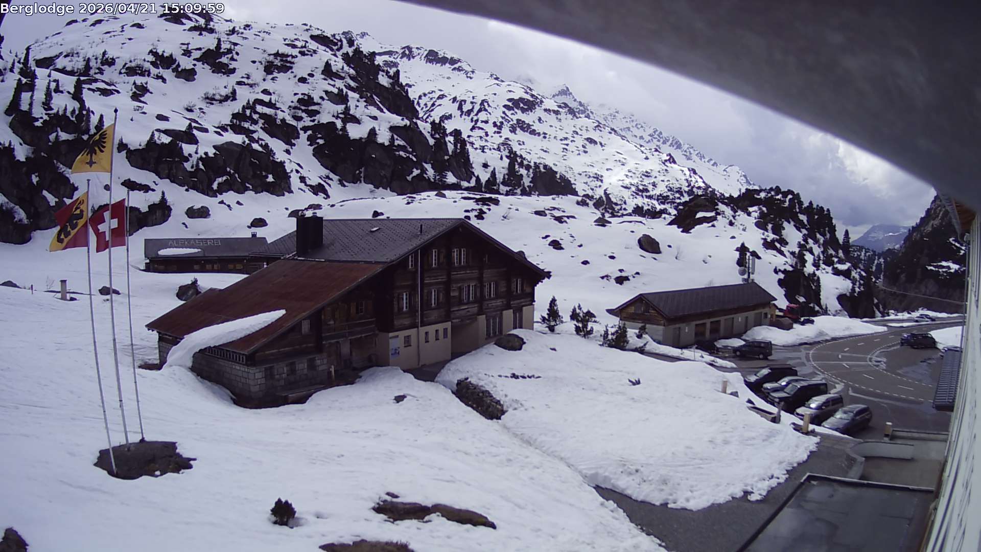 Innertkirchen: Hotel Steingletscher - Blick zur Steinalp Lodge und Giglistock