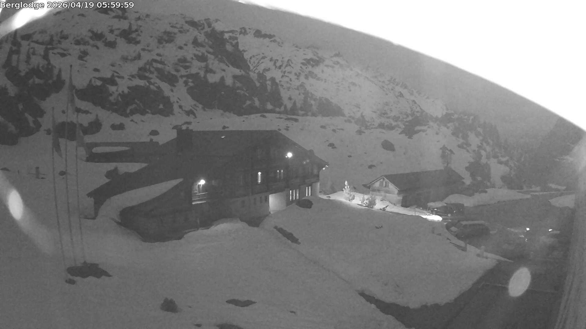 Innertkirchen: Hotel Steingletscher - Blick zur Steinalp Lodge und Giglistock