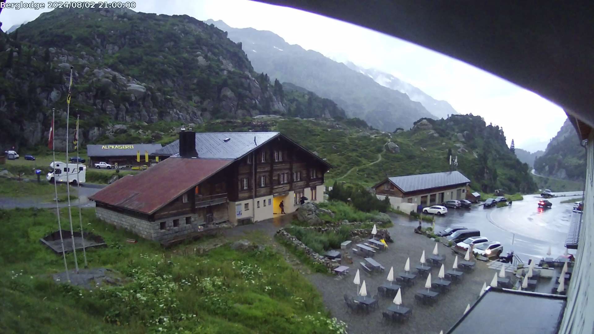 Innertkirchen: Hotel Steingletscher - Blick zur Steinalp Lodge und Giglistock