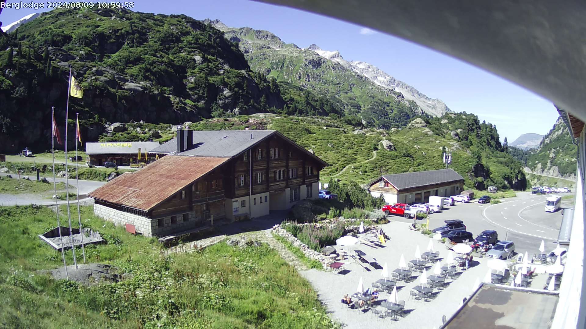 Innertkirchen: Hotel Steingletscher - Blick zur Steinalp Lodge und Giglistock