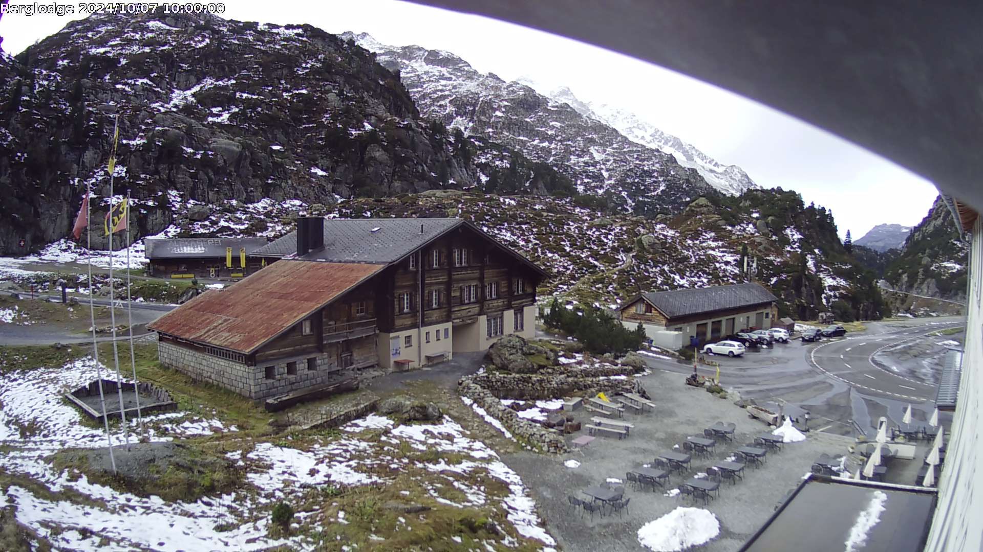 Innertkirchen: Hotel Steingletscher - Blick zur Steinalp Lodge und Giglistock