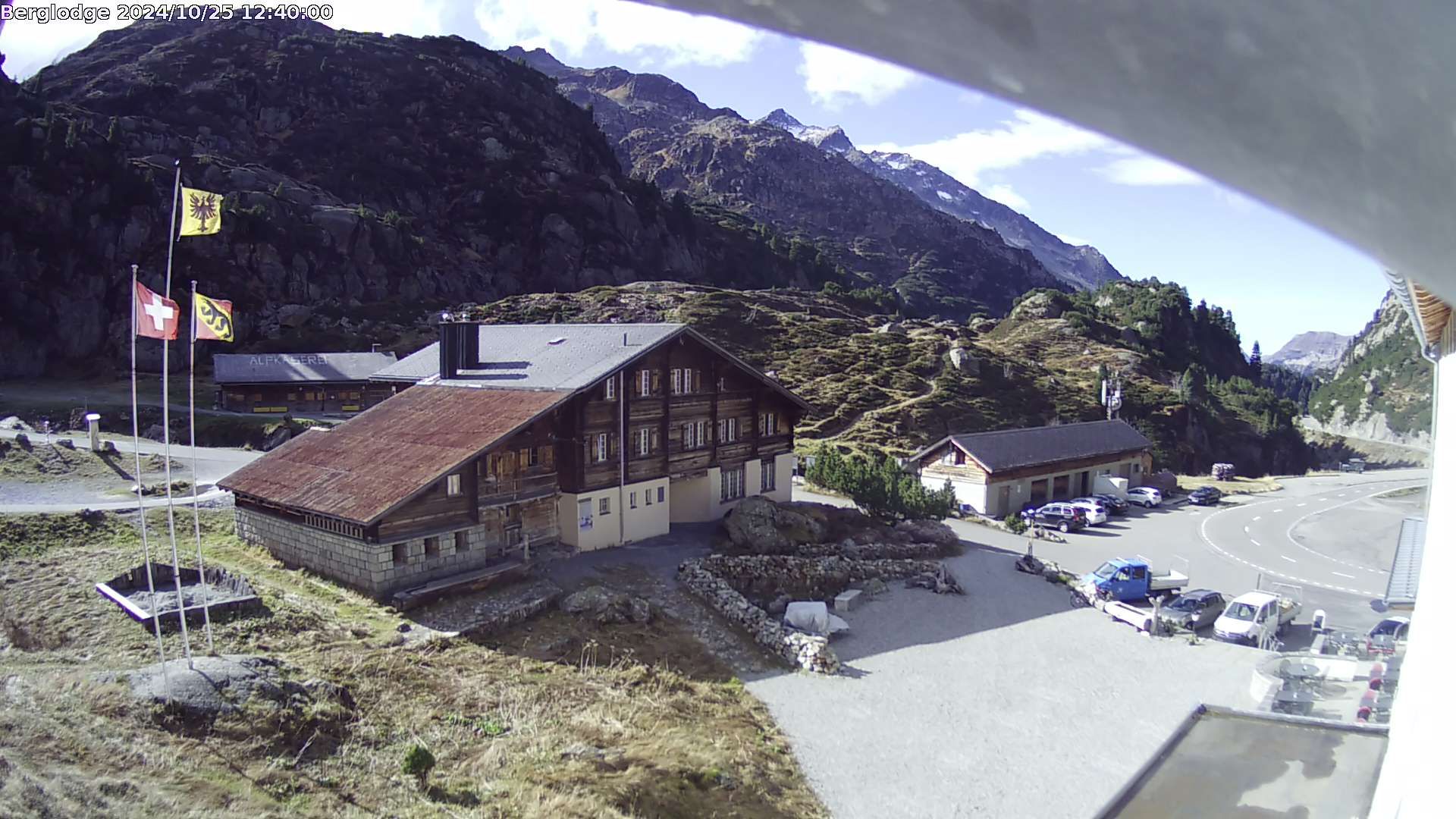 Innertkirchen: Hotel Steingletscher - Blick zur Steinalp Lodge und Giglistock