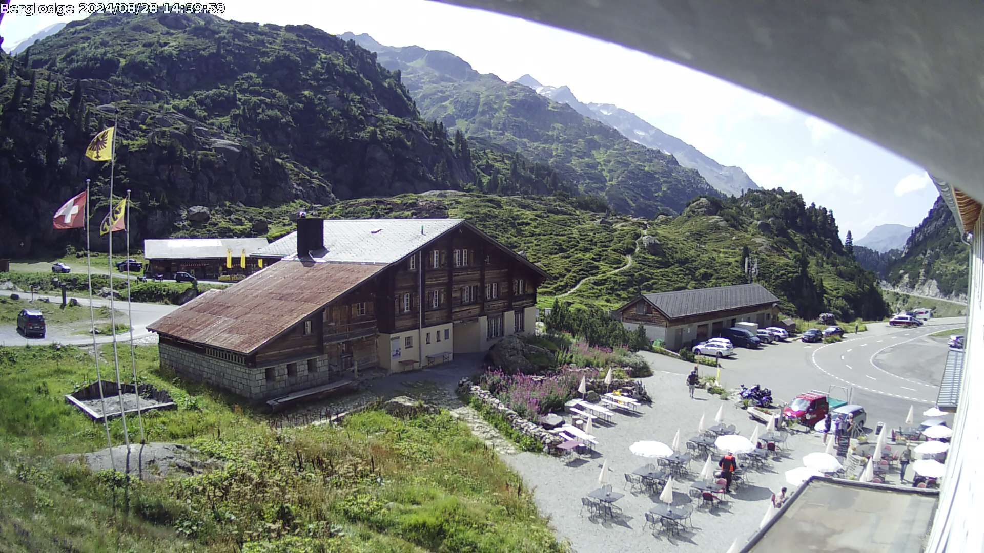 Innertkirchen: Hotel Steingletscher - Blick zur Steinalp Lodge und Giglistock