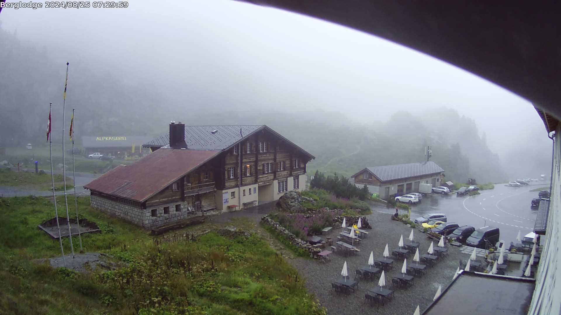 Innertkirchen: Hotel Steingletscher - Blick zur Steinalp Lodge und Giglistock